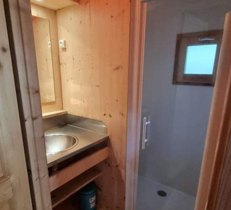 Salle de bain du chalet ostréicole
