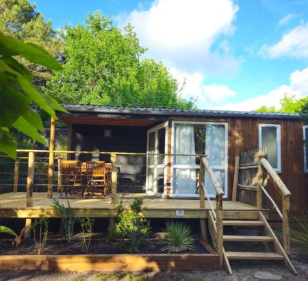 Un joli extérieur pour votre séjour sur le Cap Ferret au camping Aux Couleurs du Ferret